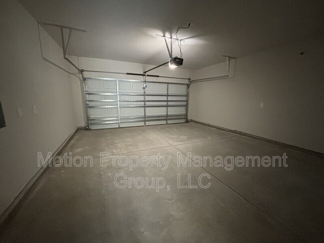 Building Photo - 1358 31st St NE