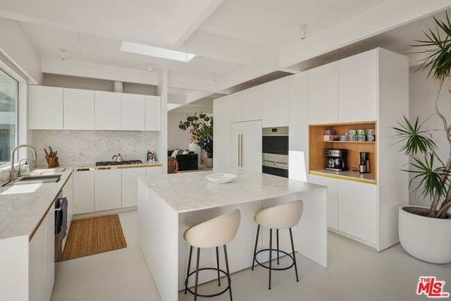 Building Photo - 1227 Tellem Dr