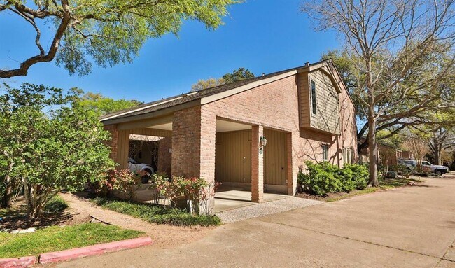 Primary Photo - 9400 Doliver Dr
