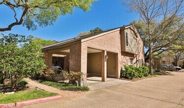 Building Photo - 9400 Doliver Dr