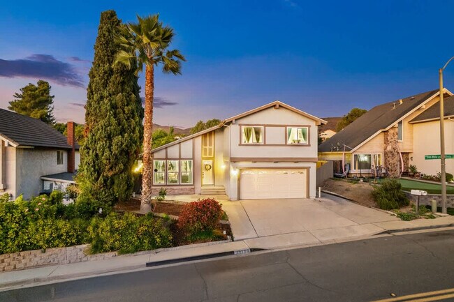 Building Photo - 13737 Via Tres Vistas