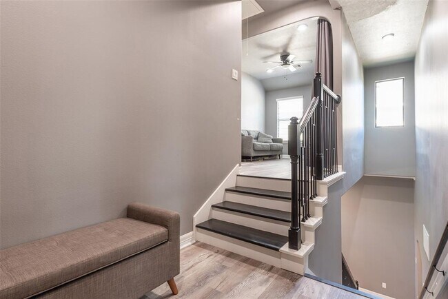 Building Photo - 25135 Andris Ln