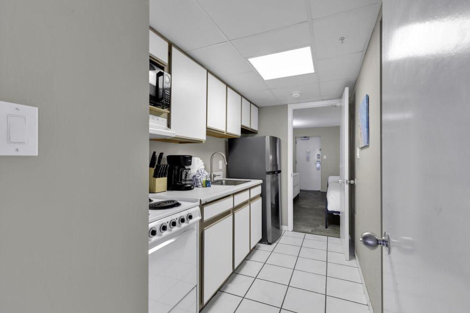 Building Photo - 2300 N Ocean Blvd