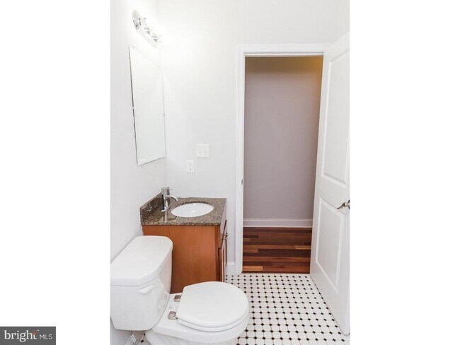 Building Photo - 931 N 19th St