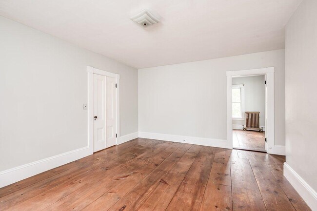 Building Photo - 110 Exeter Rd