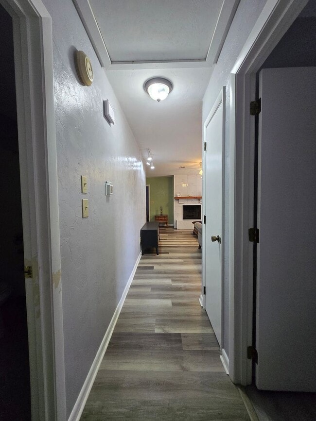 Building Photo - 3/2- Adorable home in Northwood Pines