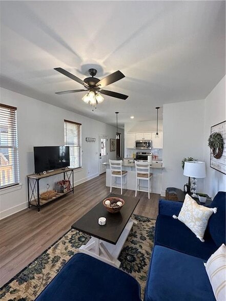 Building Photo - 851 S One Mile Rd