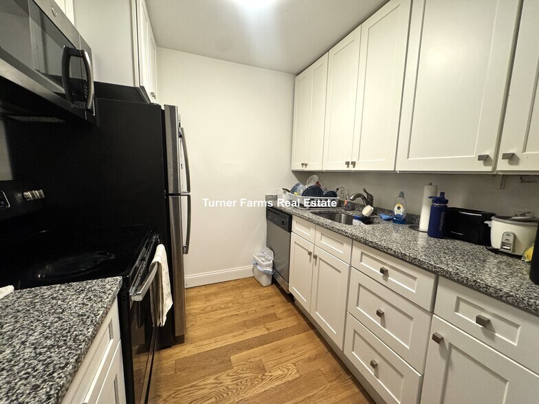 Building Photo - 772 Columbus Ave