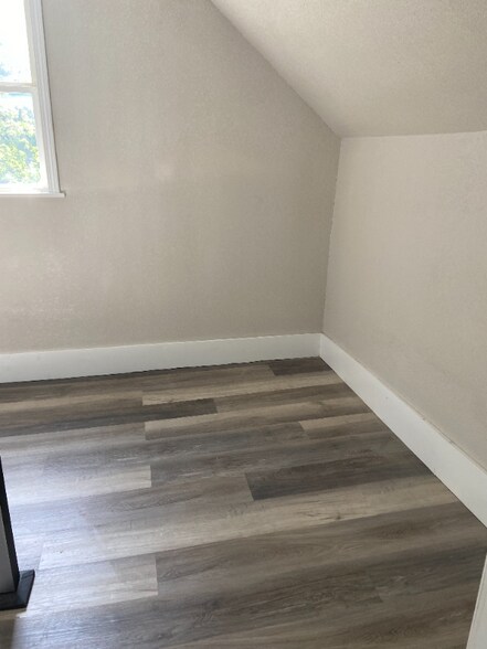 Building Photo - 531 S Meridian St