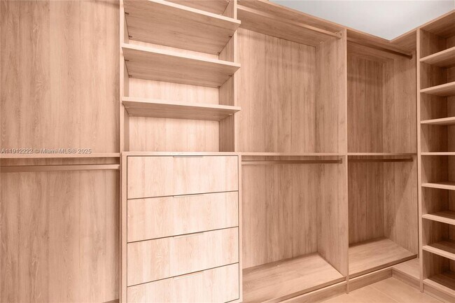 Building Photo - 3131 NE 7th Ave