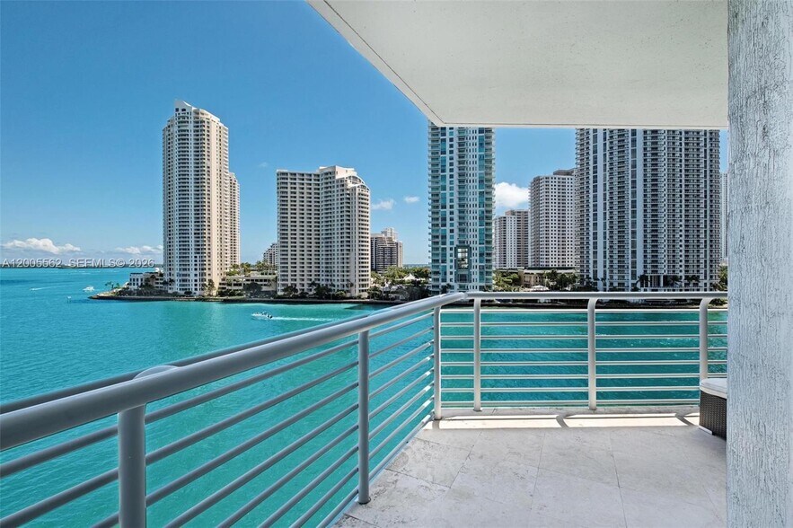 Building Photo - 325 S Biscayne Blvd