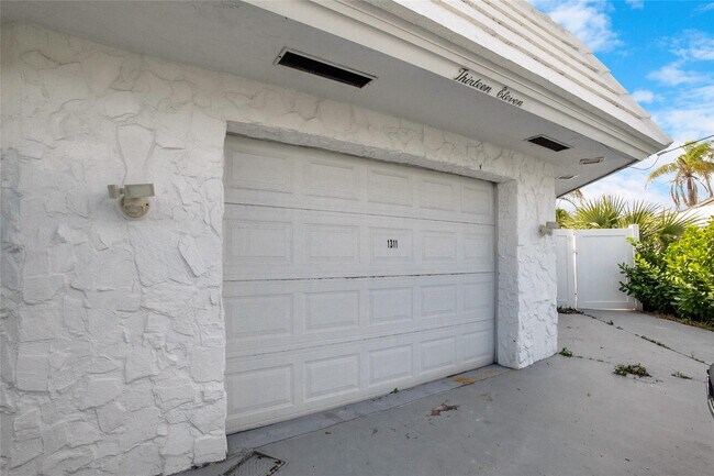 Building Photo - 1311 NE 27th Way