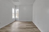 Building Photo - 1608 Sweet Home Rd