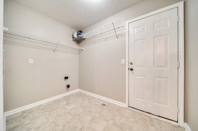 Building Photo - 104 Sundance Way