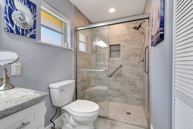 Building Photo - 6100 Waldwick Cir