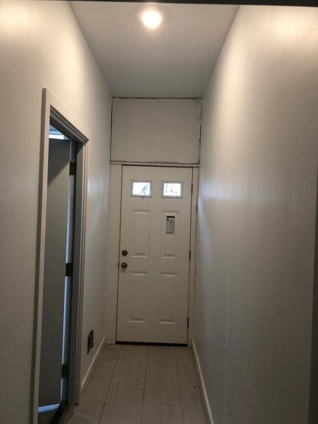 Building Photo - 2217 Reed St