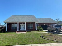 Building Photo - Spacious 3Bed/2Ba Brick Home in Established Neighborhood w/Easy Access to Everything! *SPECIAL: 1...