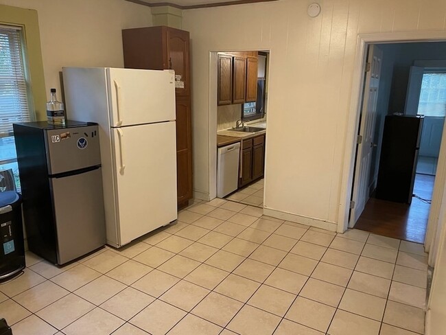 Building Photo - 9 Guinan St