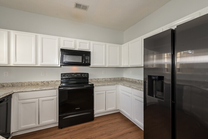 Building Photo - 180 Odyssey Turn NW