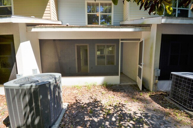 Building Photo - Hailey Gardens #130
