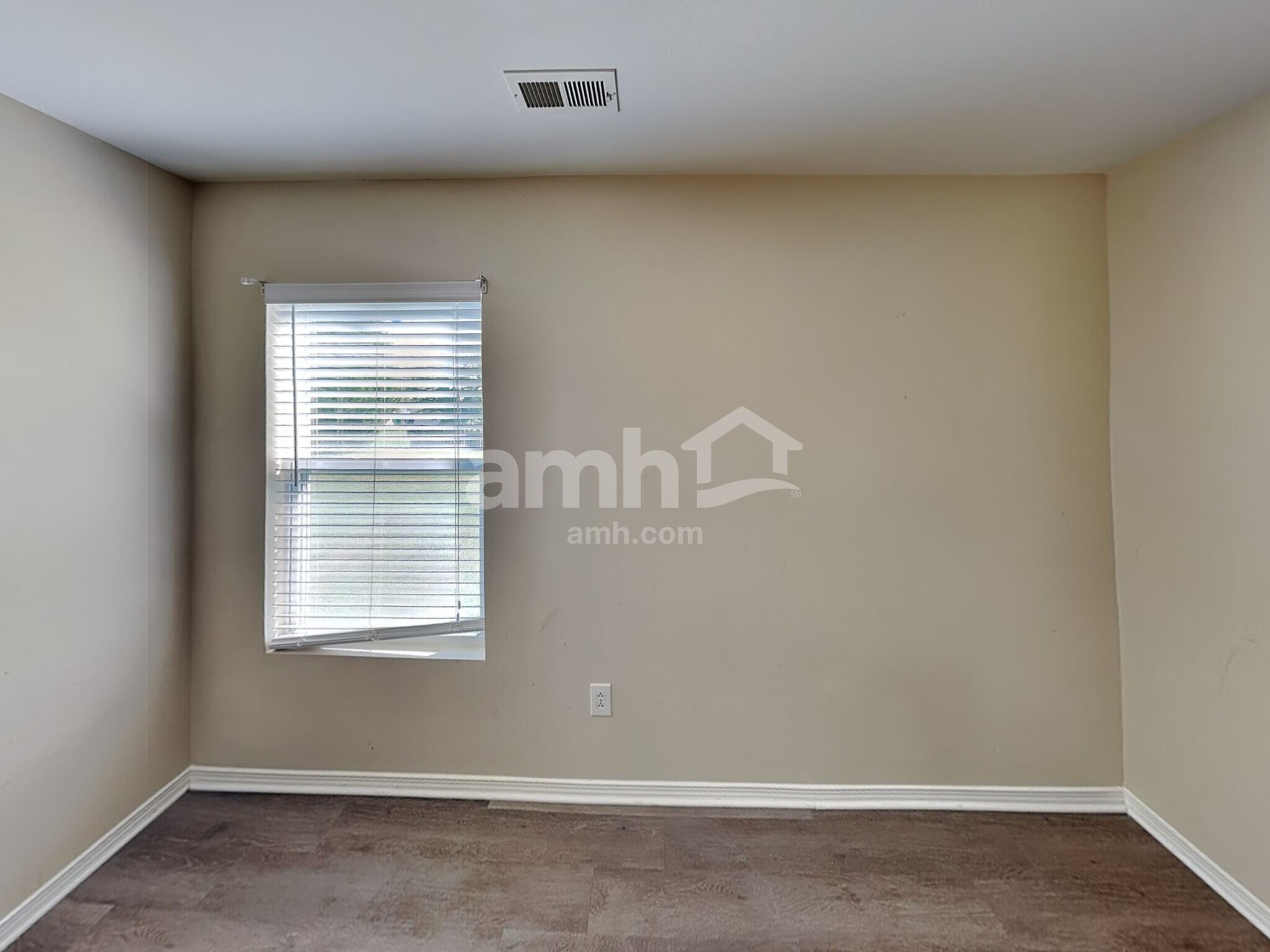 Building Photo - 5118 Valcourt Rd