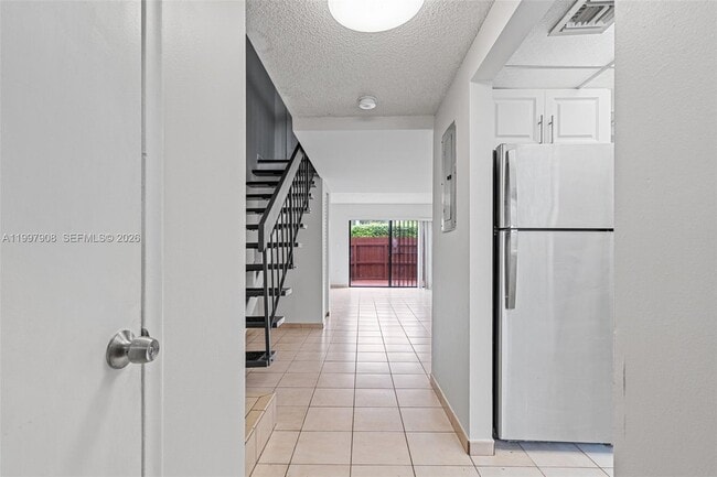 Building Photo - 319 NW 109th Ave