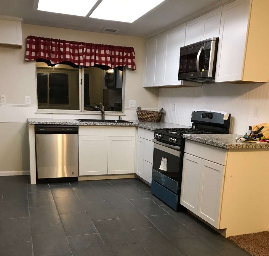 Building Photo - 13393 Cahuenga Rd