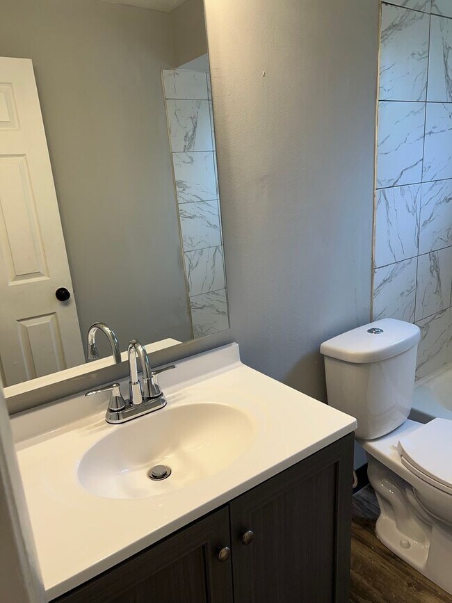 Building Photo - 3309 Roosevelt Blvd