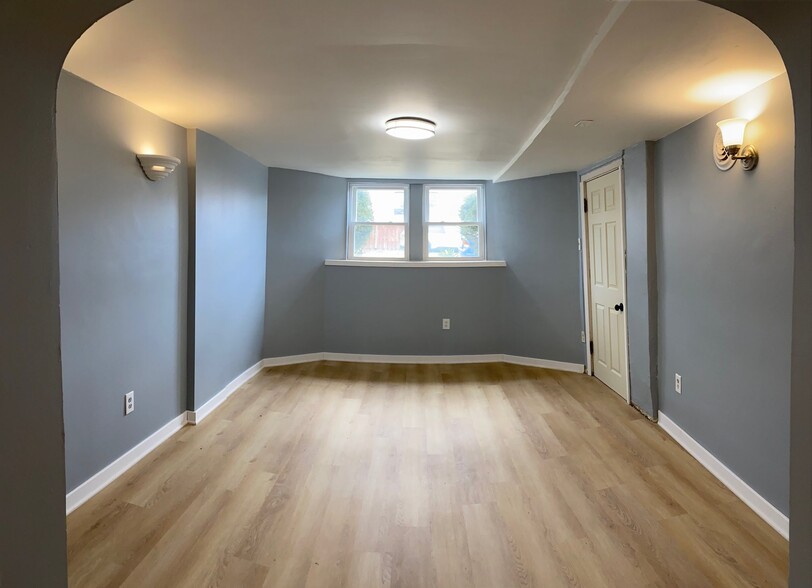 Building Photo - 3755 S Winchester Ave