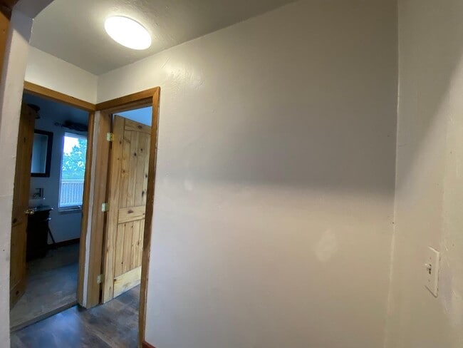 Building Photo - 39 Spruce Dr