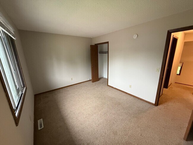 Building Photo - 9370-9372 176th St W