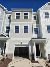 Building Photo - 530 Light Oak Way