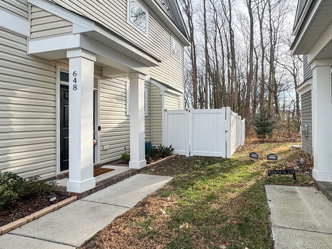 Building Photo - RENOVATED 4 BEDROOM/3 BATH IN VIRGINIA BEACH! READY FOR RENT!!