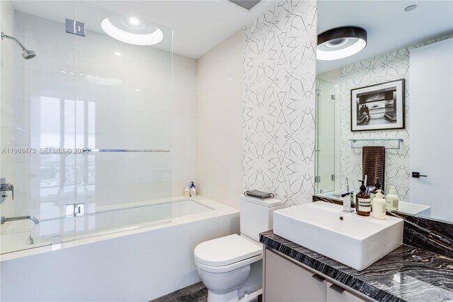 Building Photo - 1100 Biscayne Blvd