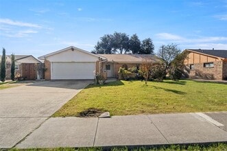 Building Photo - 3718 W Rochelle Rd