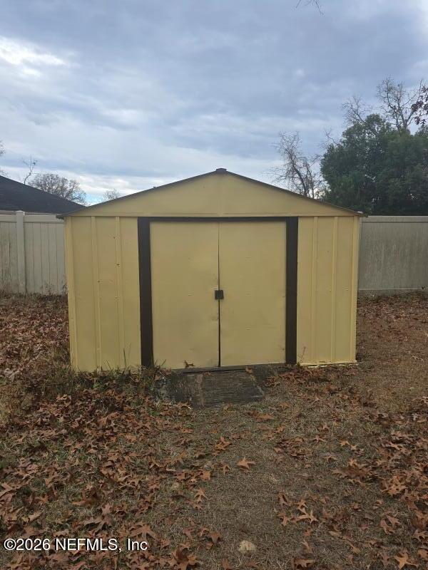 Building Photo - 8040 Macinnes Dr E