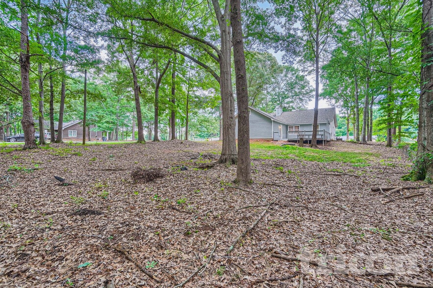 Building Photo - 330 Cowan Rd