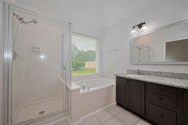 Building Photo - 11042 Sentry Ct