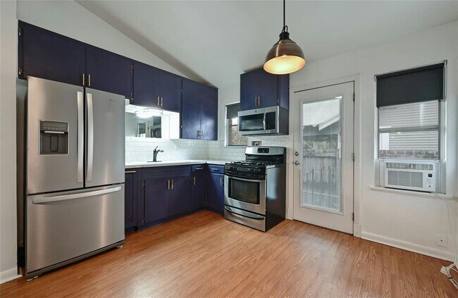 Building Photo - 515 Pecan Grove Rd