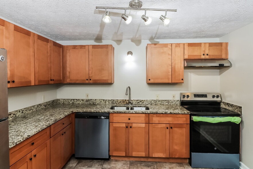 Building Photo - 4035 N Quail Dr