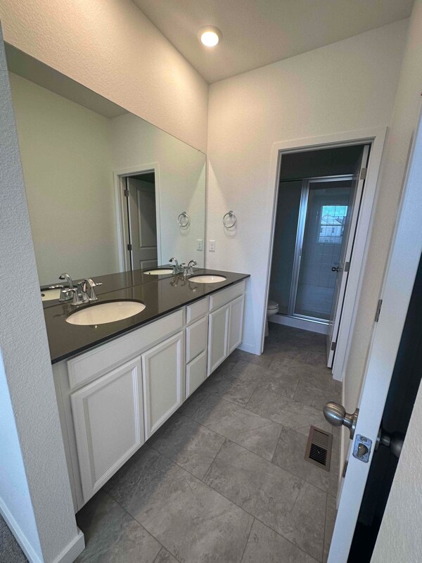 Building Photo - 5418 Euclid Dr