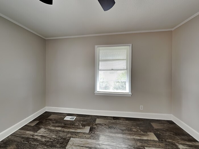 Building Photo - 1432 Mt Gallant Rd