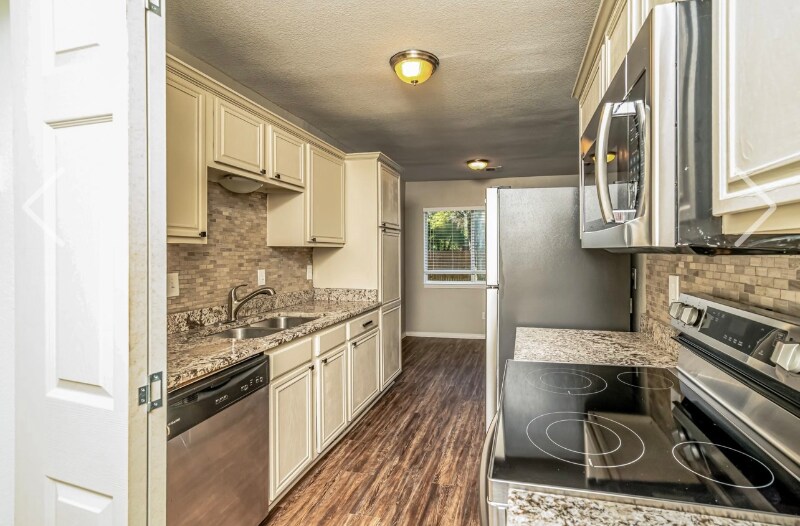 Building Photo - 1410 Meridian Way