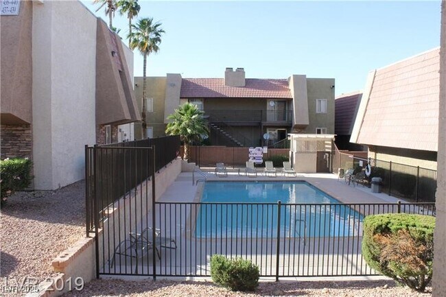 Building Photo - 4401 Alexis Dr
