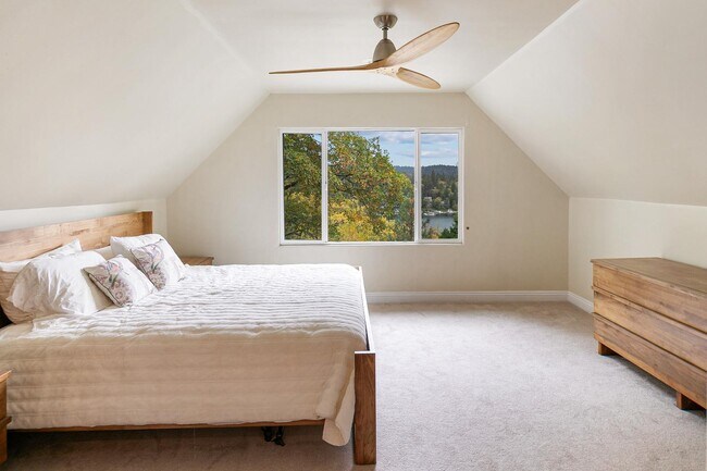 Building Photo - 27687 N Bay Rd