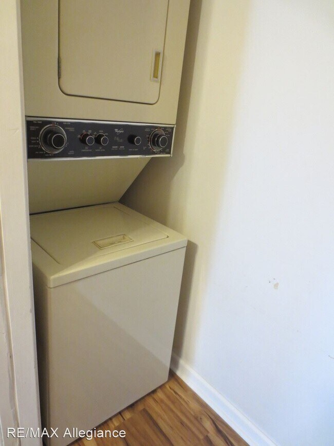 Building Photo - 1 br, 1.5 bath House - 1531 PENROSE ARCH