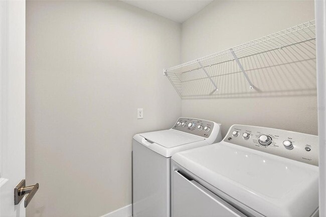 Building Photo - 6408 Domizio Dr