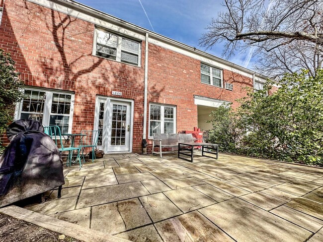 Primary Photo - 1806 Preston Rd