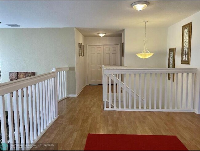 Building Photo - 6911 Sea Daisy Dr