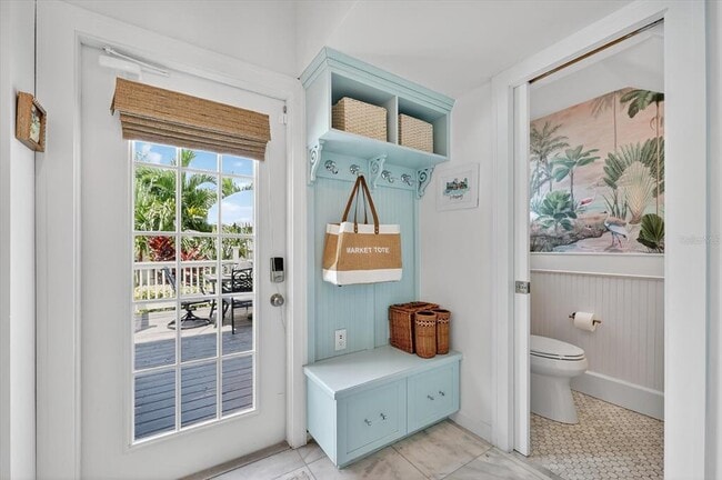 Building Photo - 235 10th Ave NE